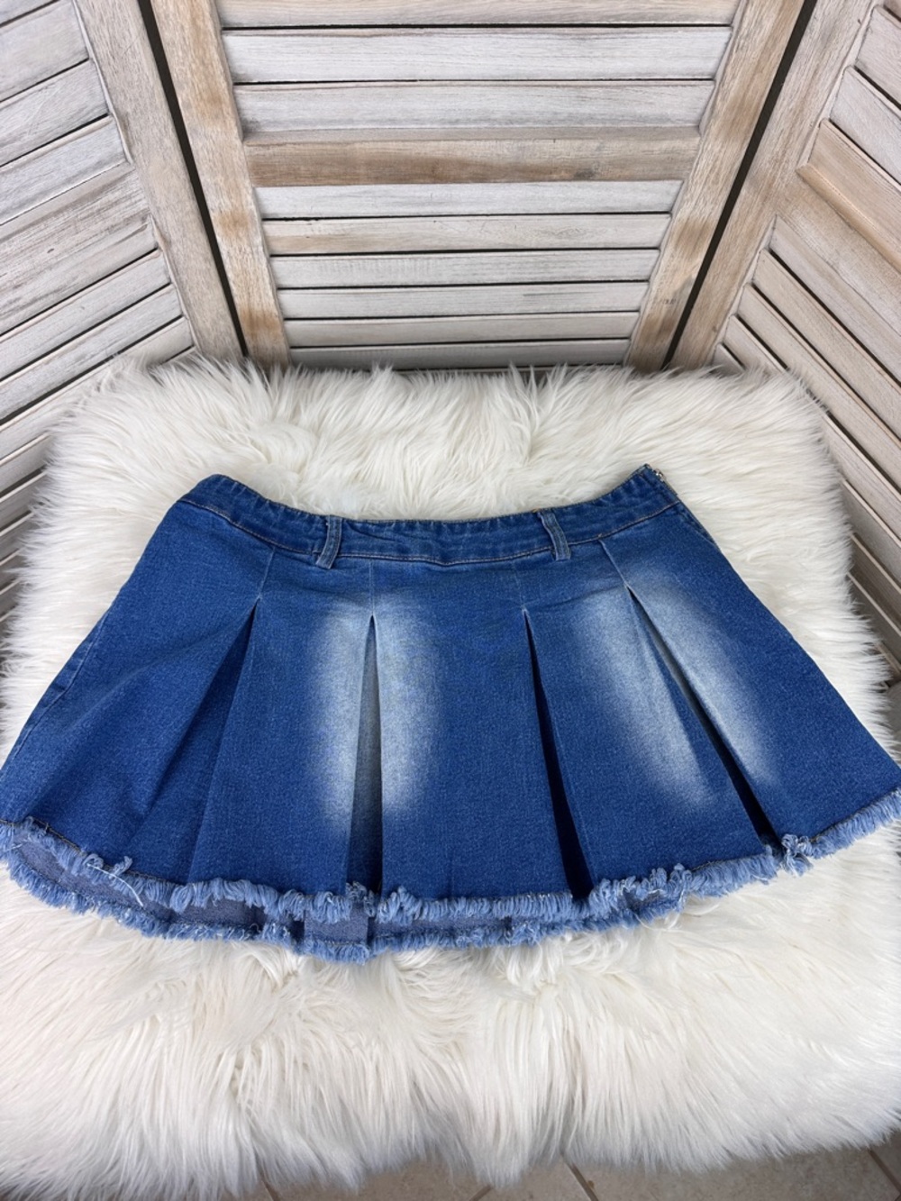 Better Be Blue Stretch Denim Raw Hem Y2K Pleated Mini Skirt Size Large